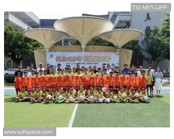 足球公益行动新风潮 传奇球星携手助力社会公益事业